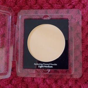 Brand new Estee Lauder Perfecting Powder